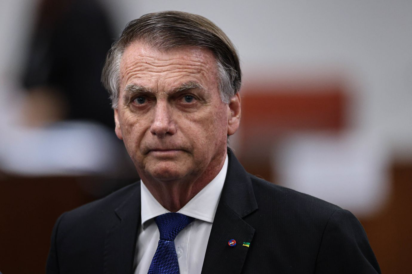 Bolsonaro tem melhora renal, mas inflamação sobe e médicos ampliam antibióticos na UTI