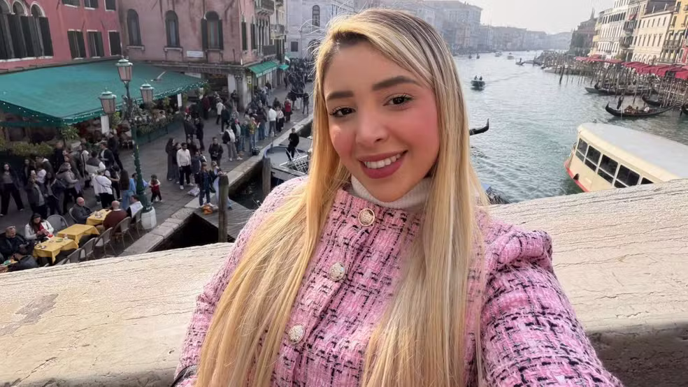 Brasileira de Anápolis morre dormindo durante viagem a Paris; família aguarda laudo