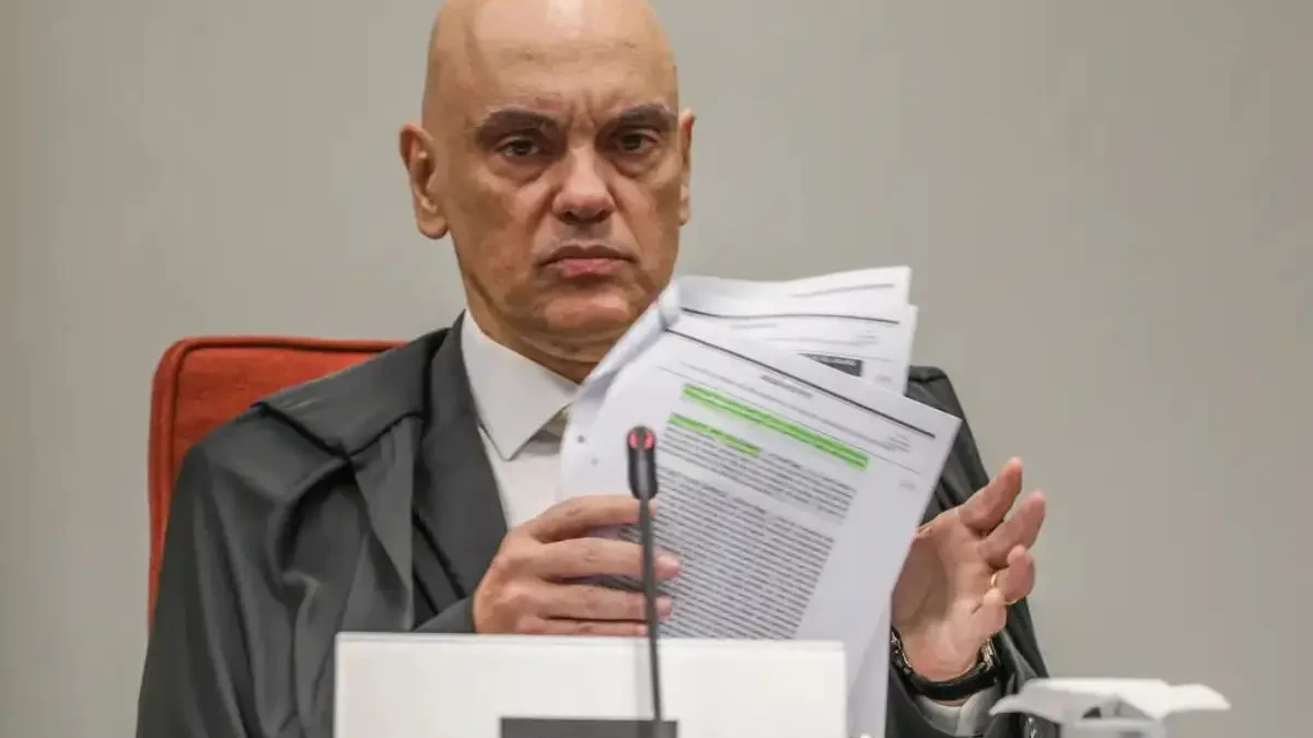 Moraes concede prisão domiciliar a Bolsonaro; prazo de 90 dias começa a contar após alta médica