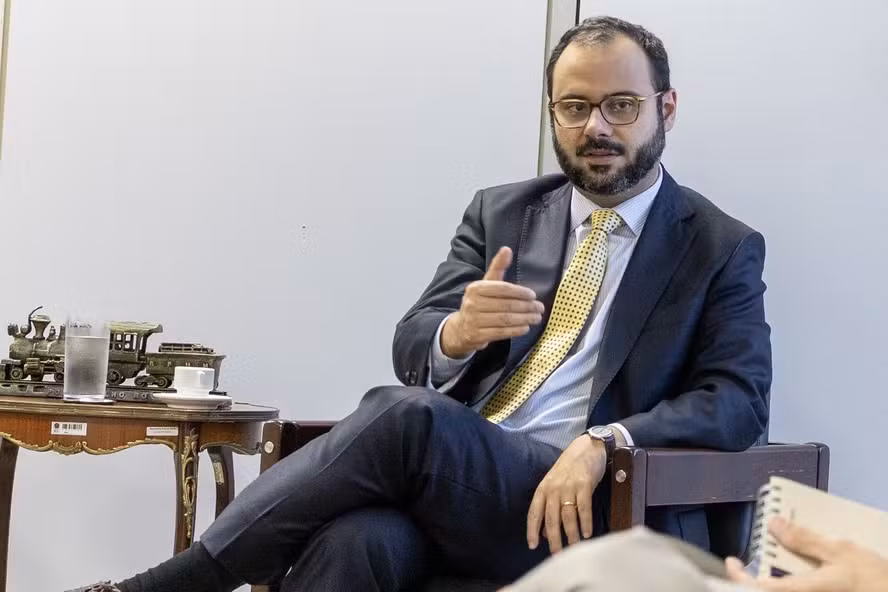 Pix MEI de até R$ 5 mil será pedido por app a partir de 2027, diz ministro